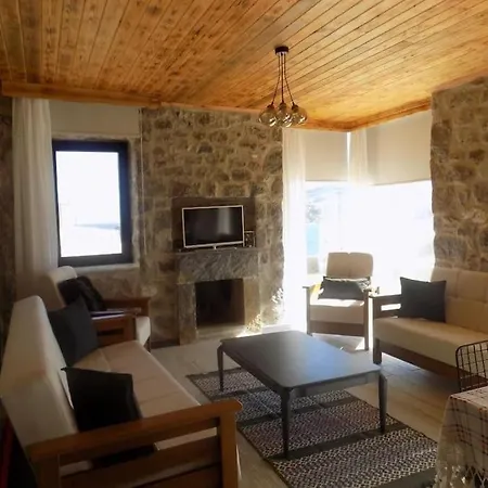 Szálloda Denize Sifir Restore Edilmis Ahsap Tavan Tas Bodrum