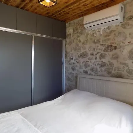 Denize Sifir Restore Edilmis Ahsap Tavan Tas Szálloda Bodrum