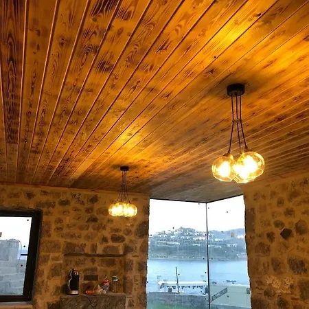 Denize Sifir Restore Edilmis Ahsap Tavan Tas Hotel Bodrum
